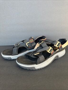Ozark Trail Men’s sandals size 9
